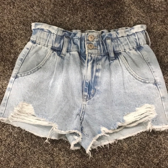 Jean Shorts size 0 - Picture 1 of 3